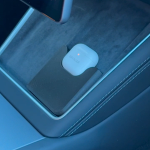 airpods dock – tesla model y 2025/2026